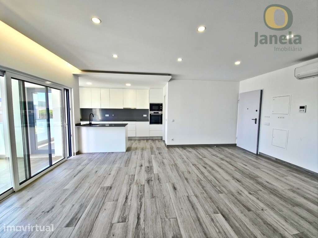 Apartamento com garagem, arrecadação e agradável Vista Mar - Grande imagem: 3/35