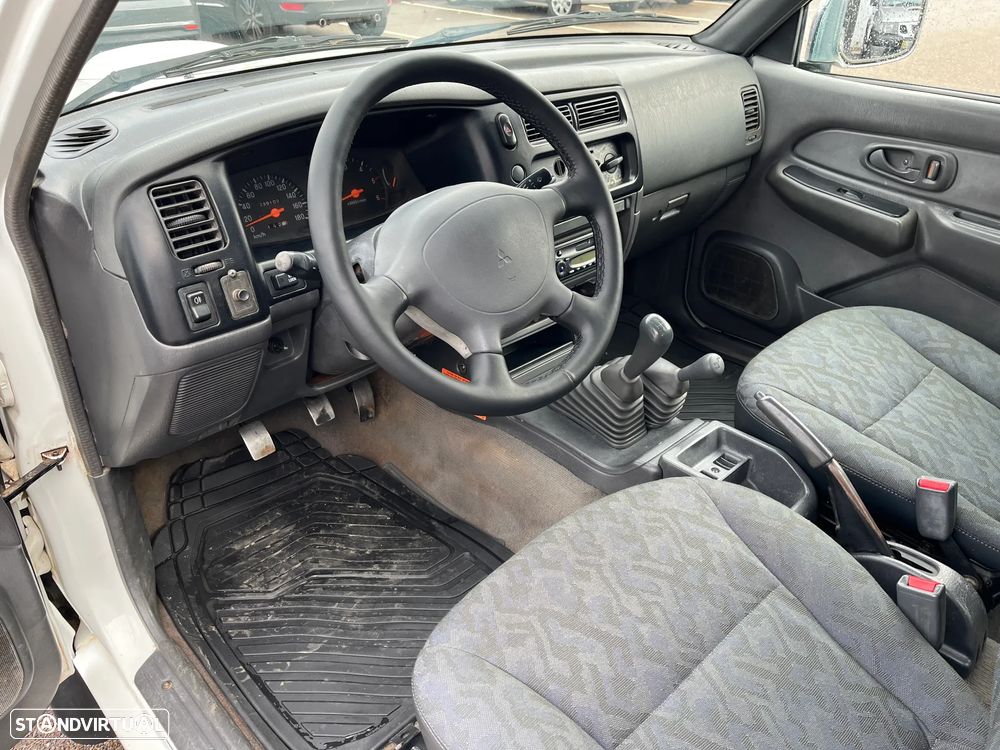Mitsubishi L200 4x4 4 Lugares - 11