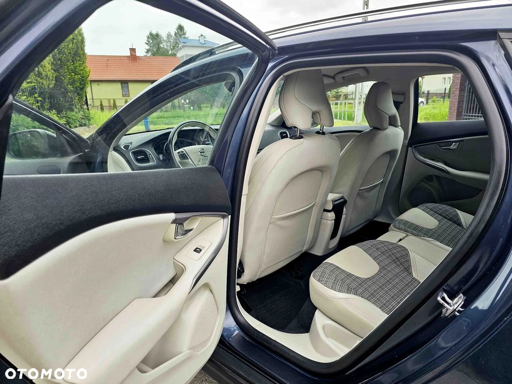 Volvo V40 Cross Country D2 Pro - 19