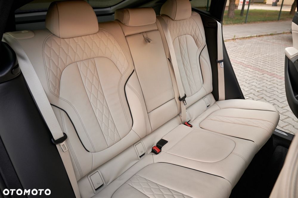 BMW X6 - 26