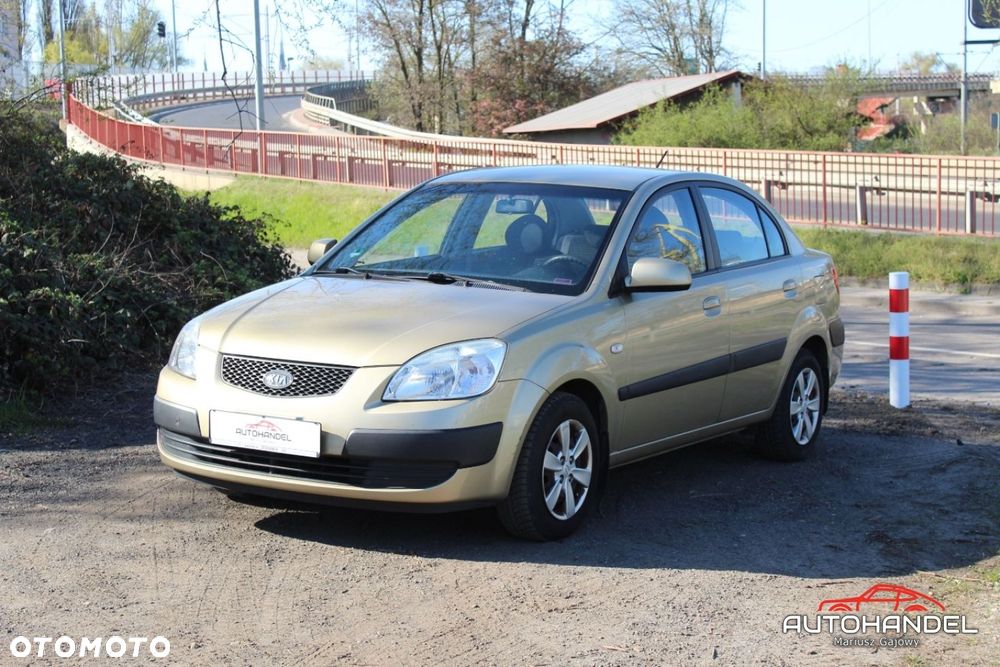 Kia Rio - 3