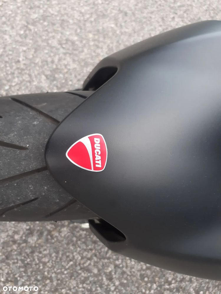Ducati Monster - 22