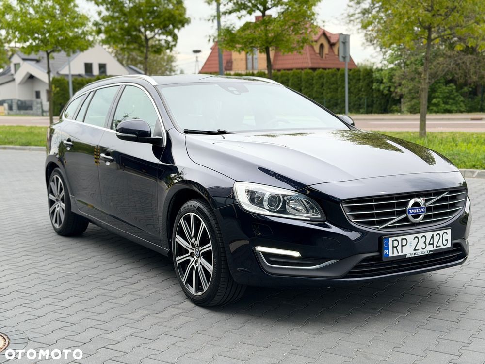 Volvo V60 D2 Geartronic Summum - 16