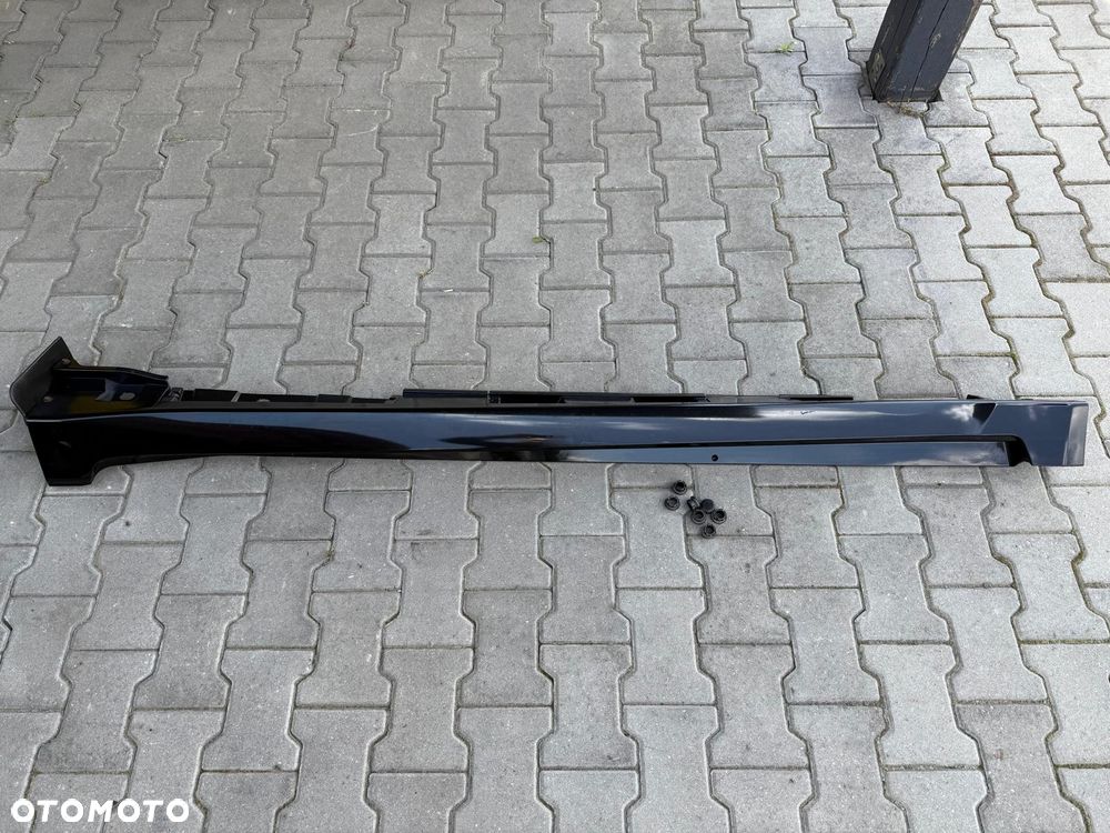 TOYOTA AVENSIS T27 KOMBI 09-14 NAKŁADKA PROGU LISTWA LEWA KOLOR 209 75860-05010