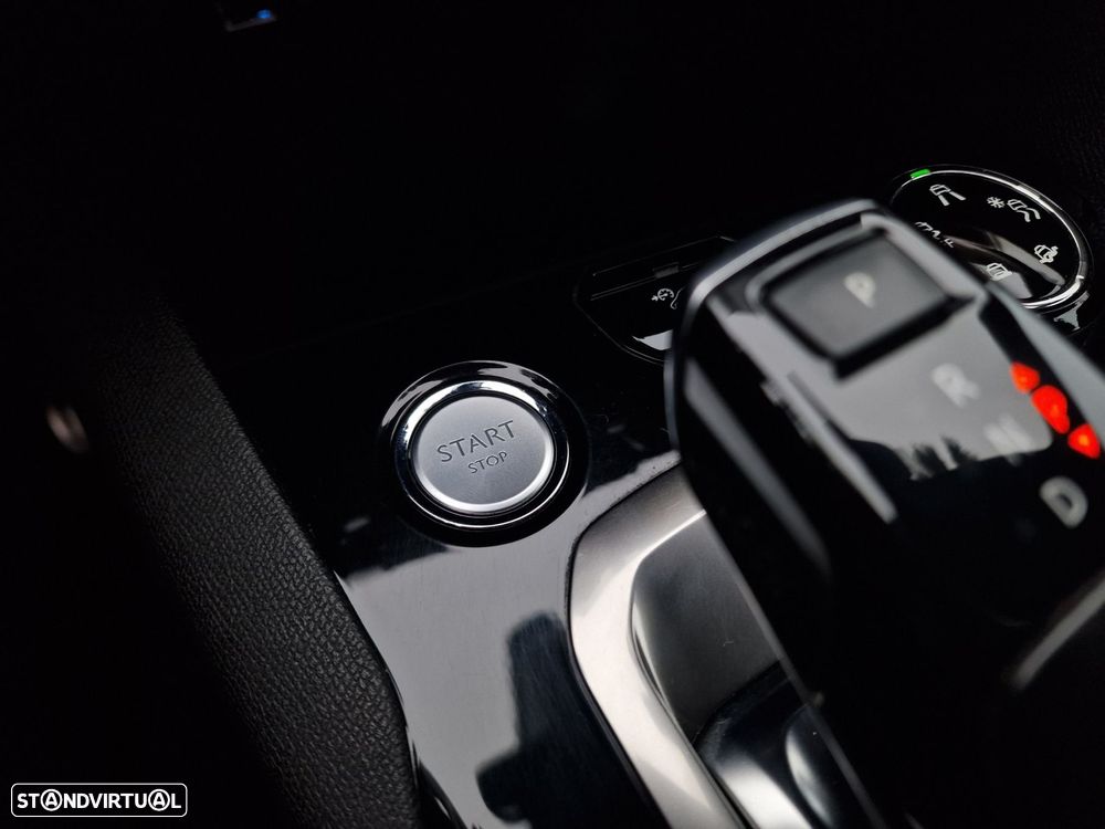 Peugeot 3008 1.6 BlueHDi GT Line Grip Control EAT6 - 28