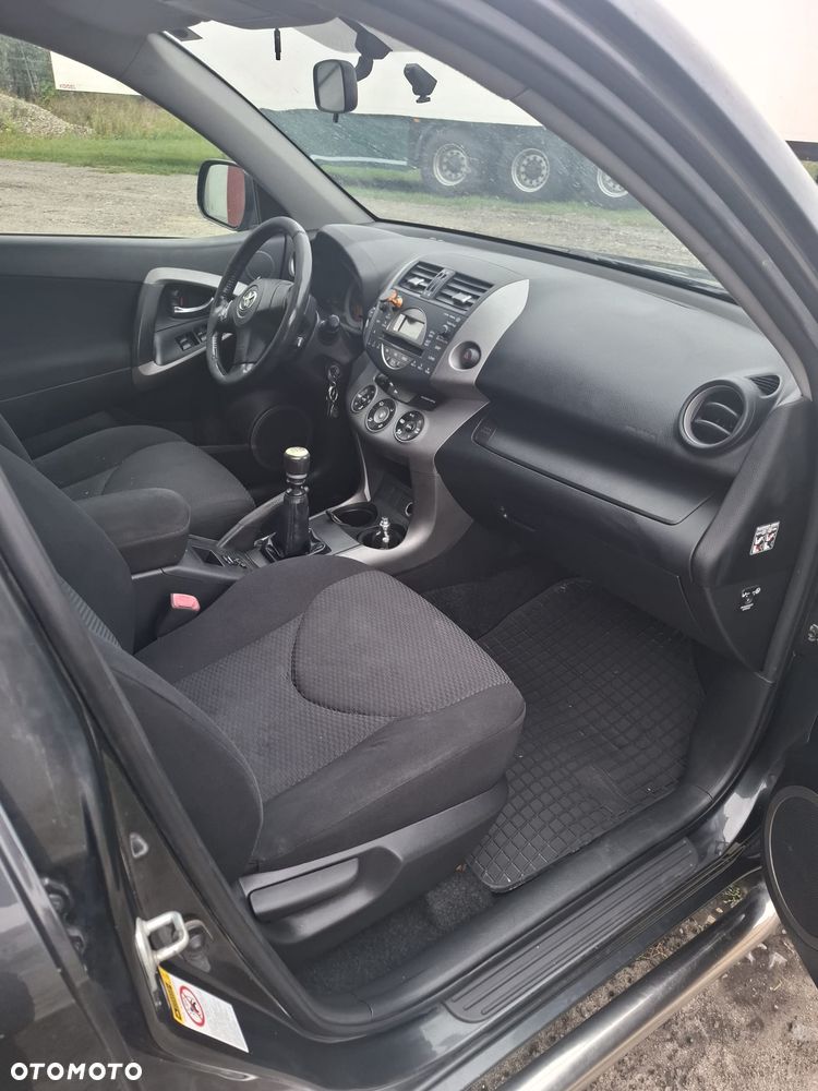 Toyota RAV4 - 2