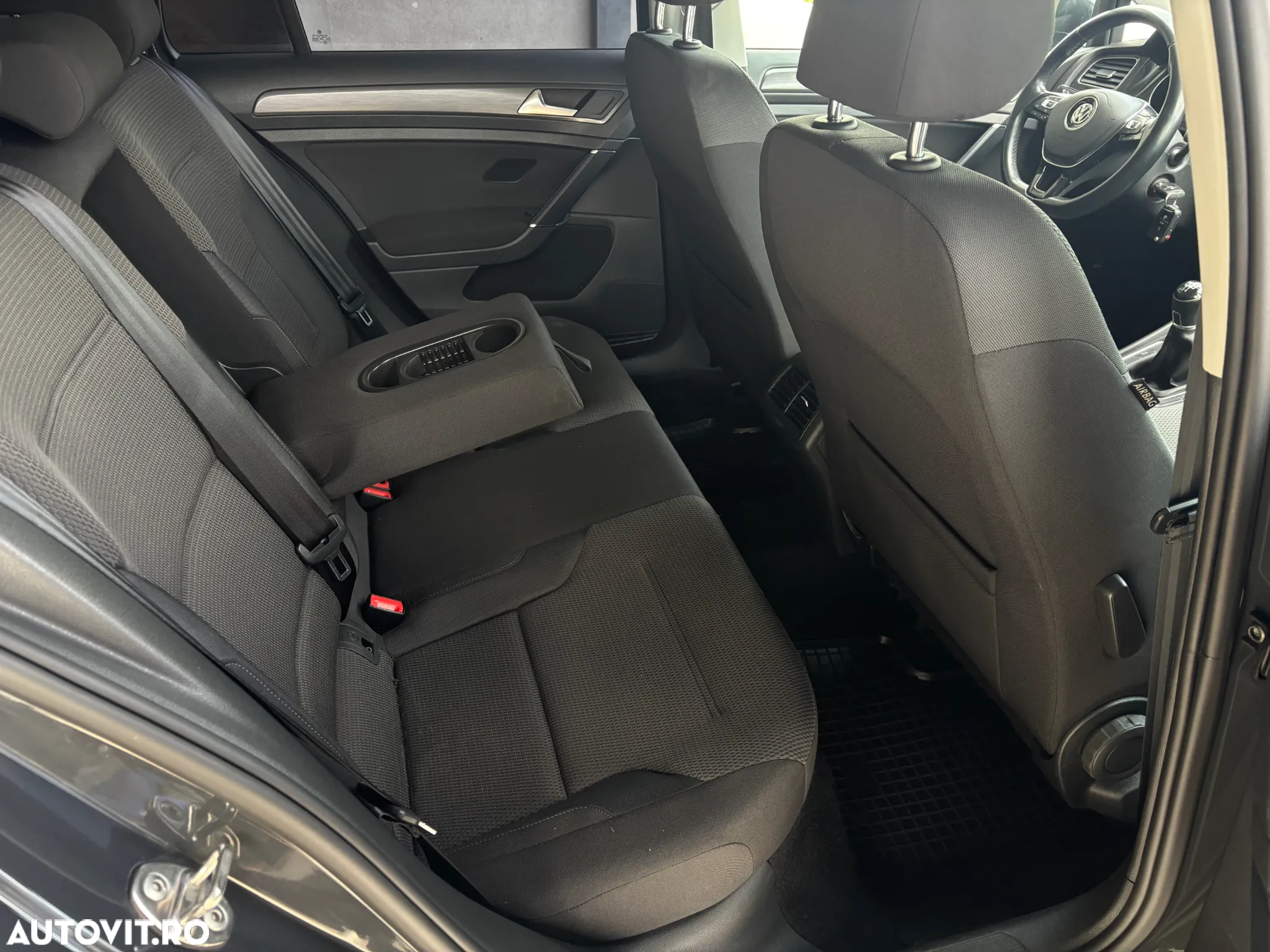 Volkswagen Golf 1.6 TDI Trendline - 33