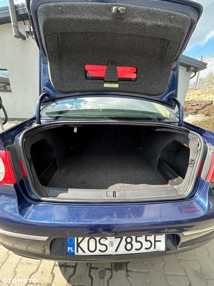 Volkswagen Passat ver-2-0-fsi-individual - 13