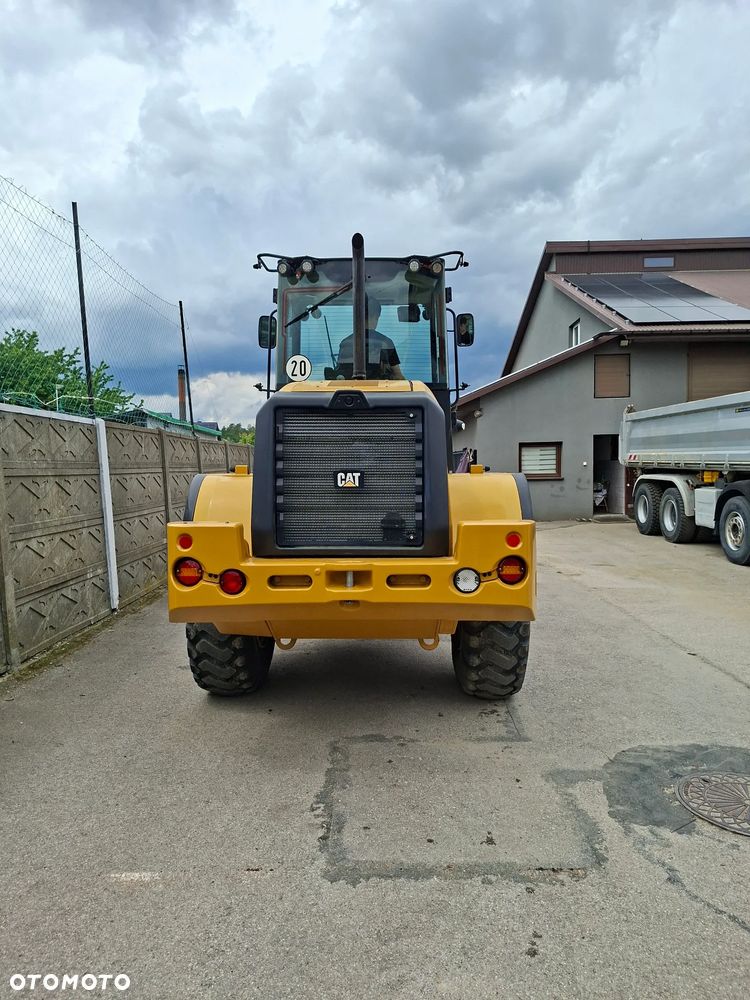 Caterpillar CAT 914 M - 6