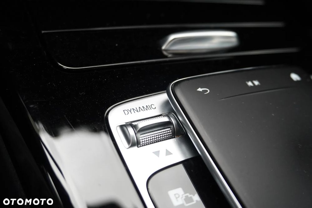Mercedes-Benz CLA 180 7G-DCT Edition Progressive Line - 28