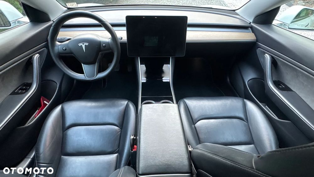 Tesla Model 3 - 10