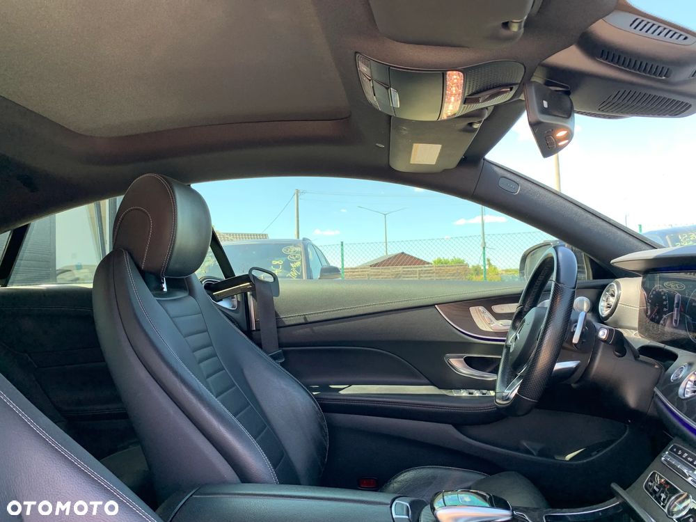 Mercedes-Benz Klasa E 400 4Matic Coupe 9G-TRONIC AMG Line - 22