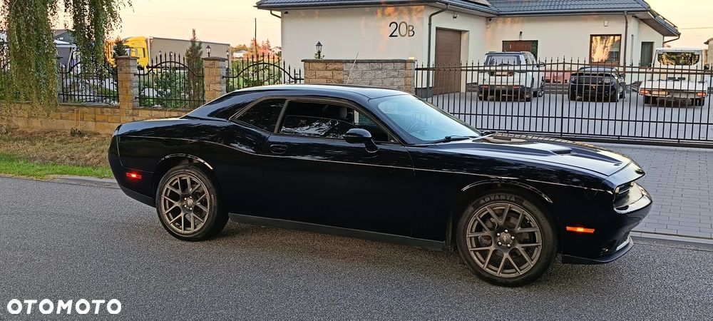 Dodge Challenger - 22