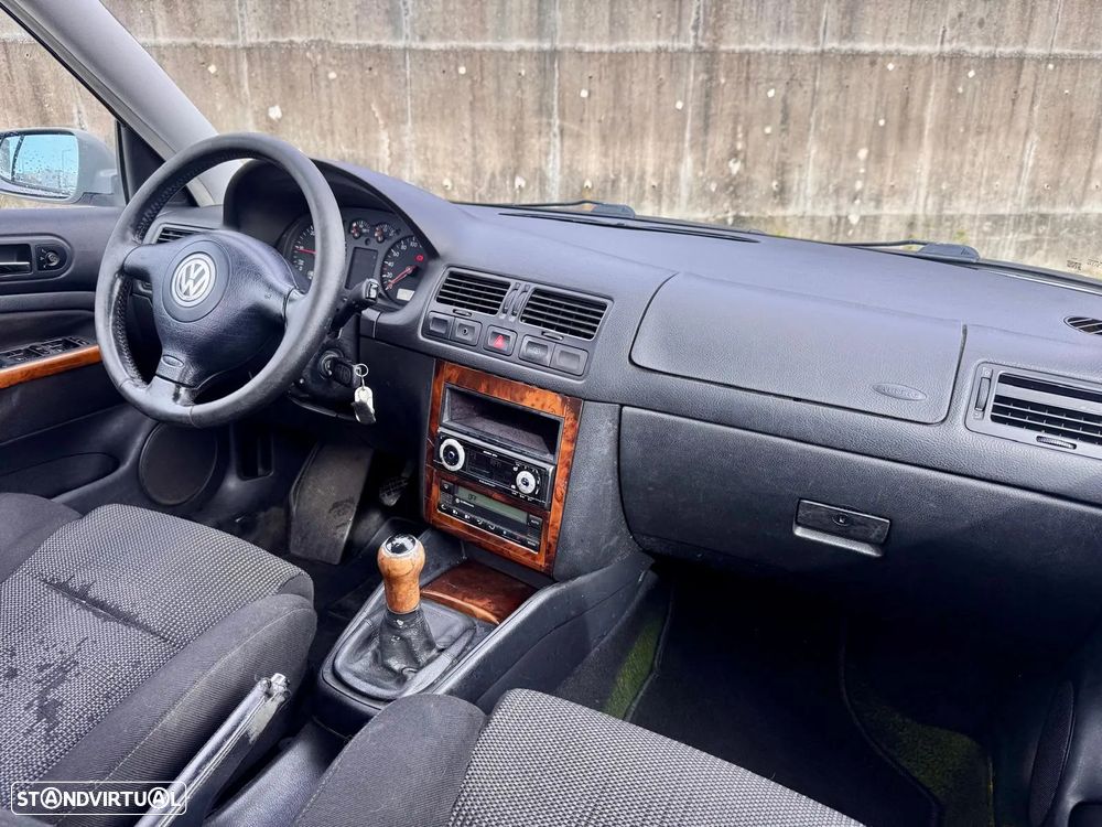 VW Bora 1.9 TDi Confortline - 11