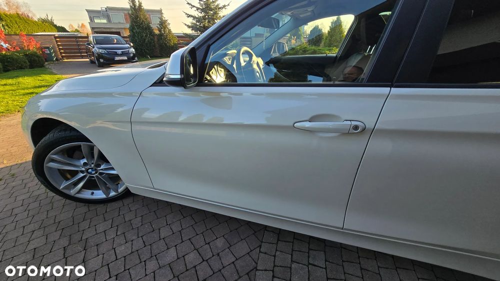 BMW Seria 3 318d - 25