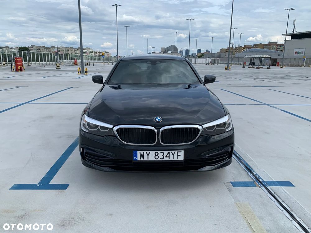 BMW Seria 5 530i xDrive Sport Line - 2