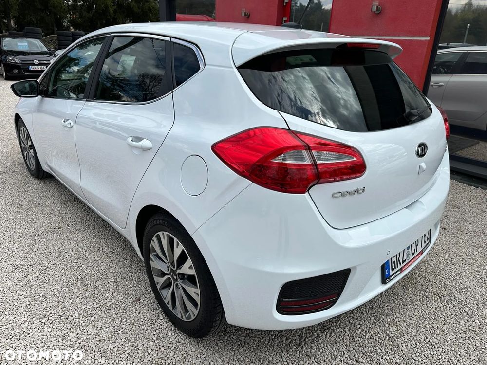 Kia Ceed 1.6 GDI ISG Vision - 4