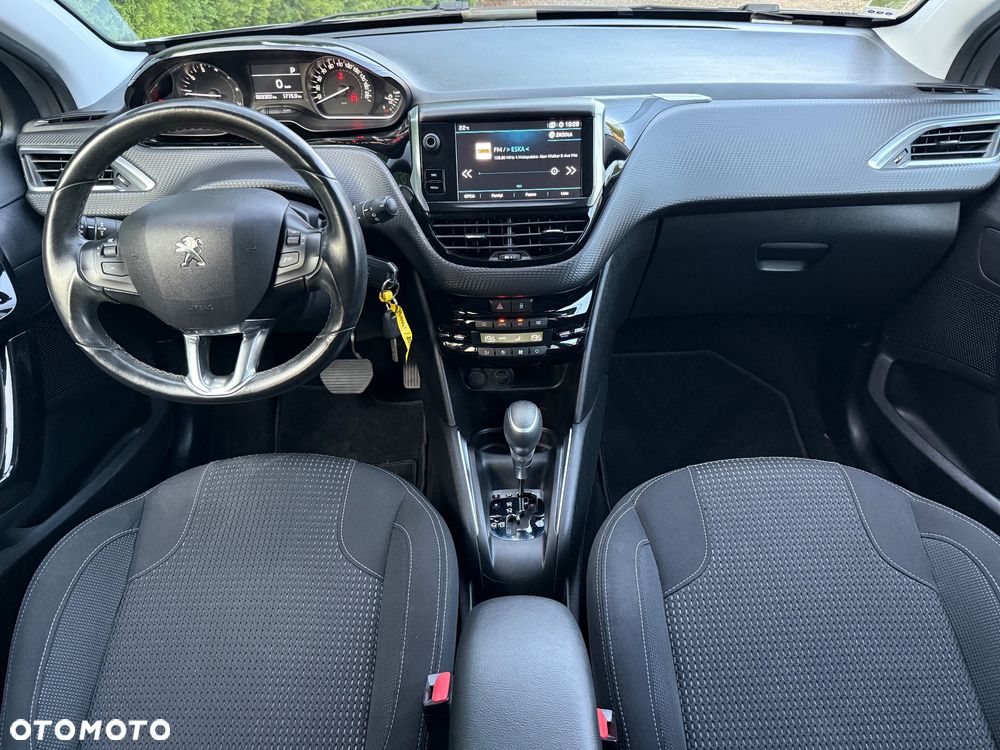 Peugeot 208 PureTech 110 Stop & Start EAT6 Allure - 11
