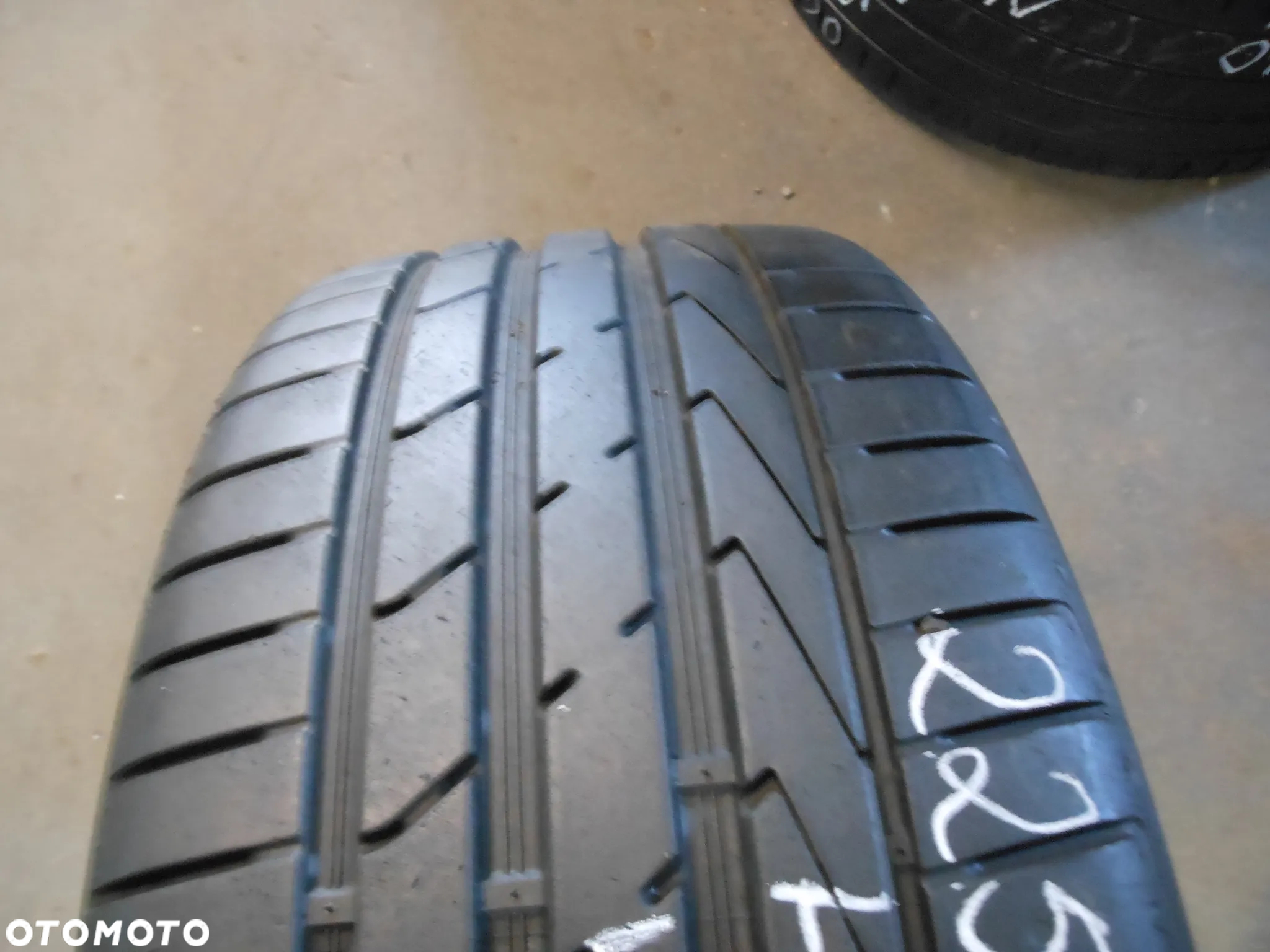 OPONA POJEDYNKA 225/40R18 HANKOOK VENTUS S1 EVO 2 DOT 1319 8MM - 2