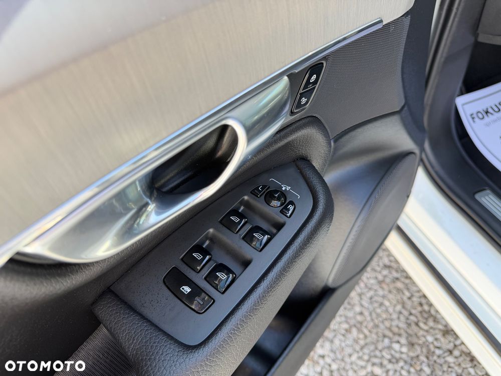 Volvo XC 90 B5 D AWD Momentum Pro 7os - 21