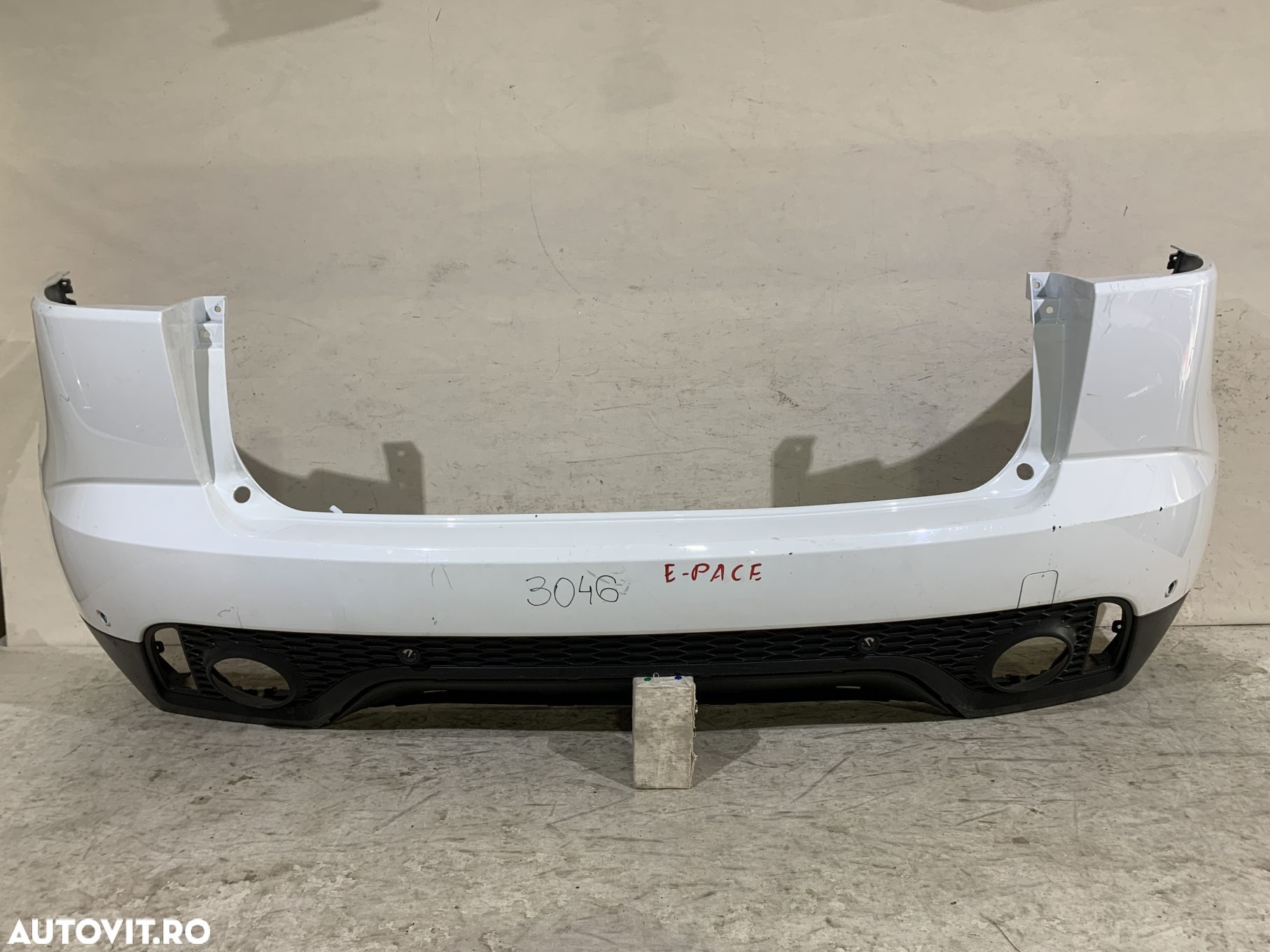 Bara spate  Jaguar E-Pace, , 2018, 2019, 2020, 2021, 2022, cod origine OE J9C3-17D781-A - 1