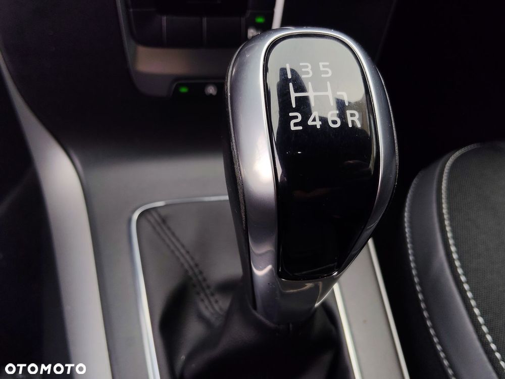 Volvo V40 T2 Momentum - 32