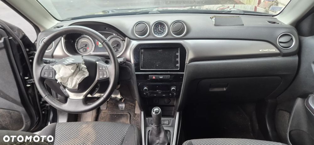 Suzuki Vitara 1.0 Boosterjet Premium 4WD - 21