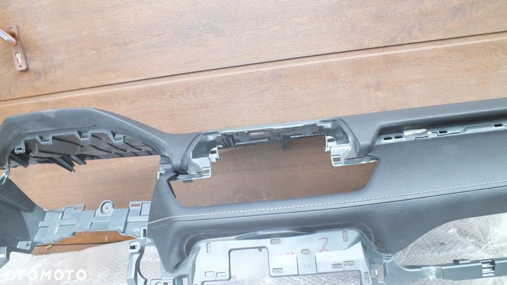 Deska konsola Toyota Rav 4   V - 9