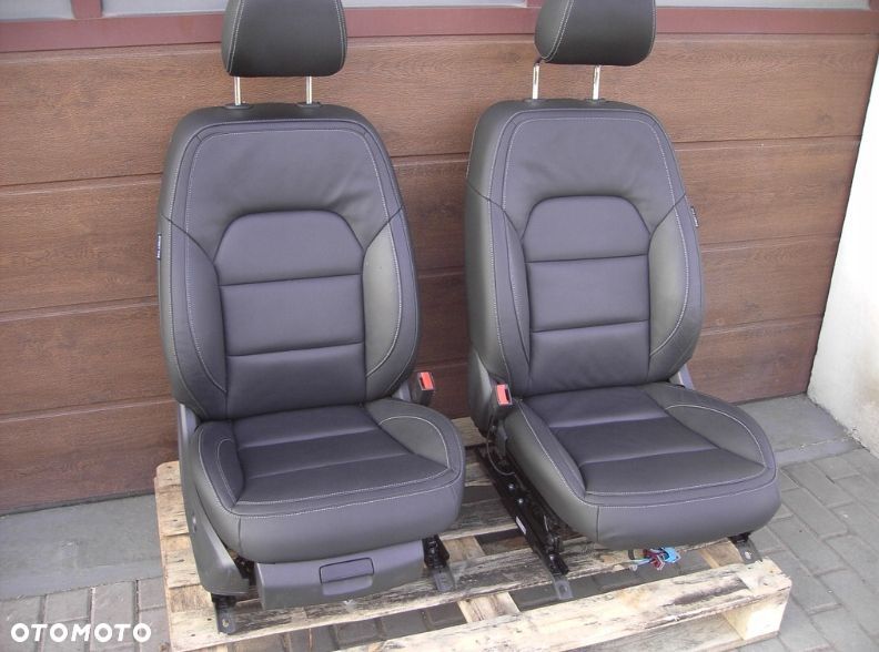 KOMPLET FOTELE WNĘTRZE KANAPA BOCZKI INFINITI Q30 QX30 CZARNA SKÓRA - 2