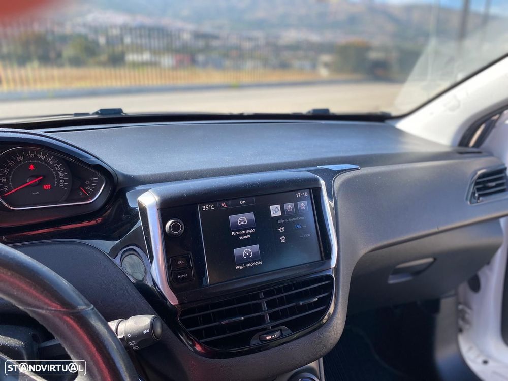 Peugeot 208 1.4 HDi - 11