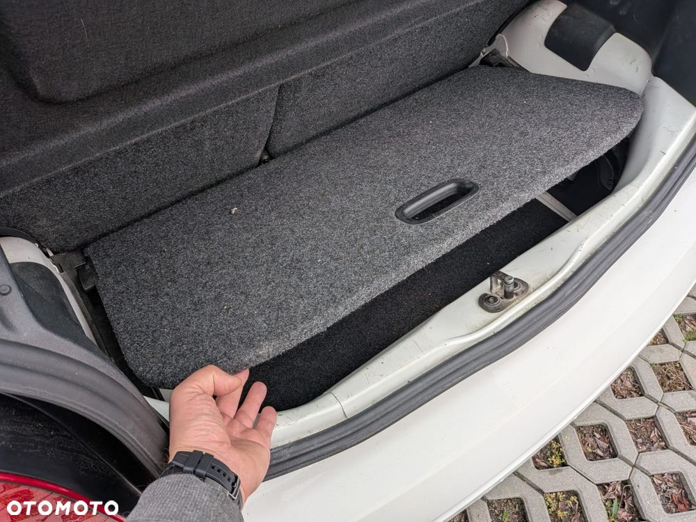 Volkswagen up! 1.0 move - 12
