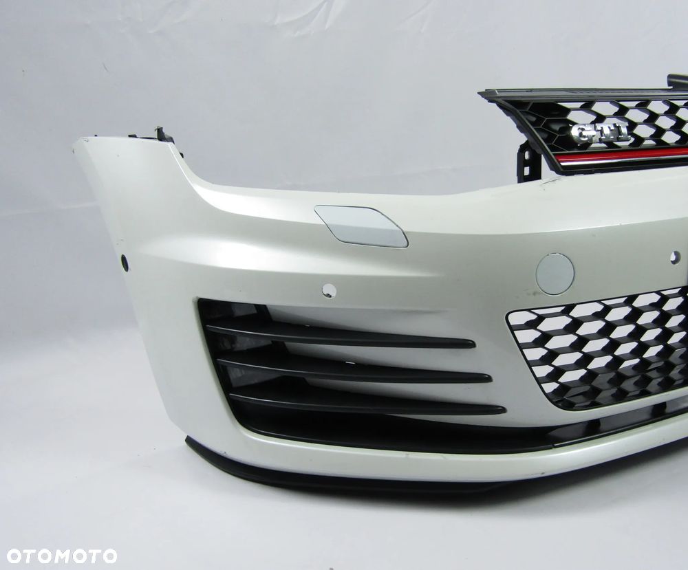 Zderzak przedni VW Golf 7 12 - 17 GTI Sprysk. / Pdc-6 Kod lakieru LOK1 L0K1 - 17