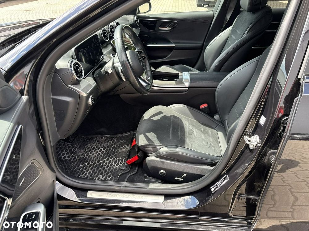 Mercedes-Benz Klasa C 200 4Matic 9G-TRONIC AMG Line - 11