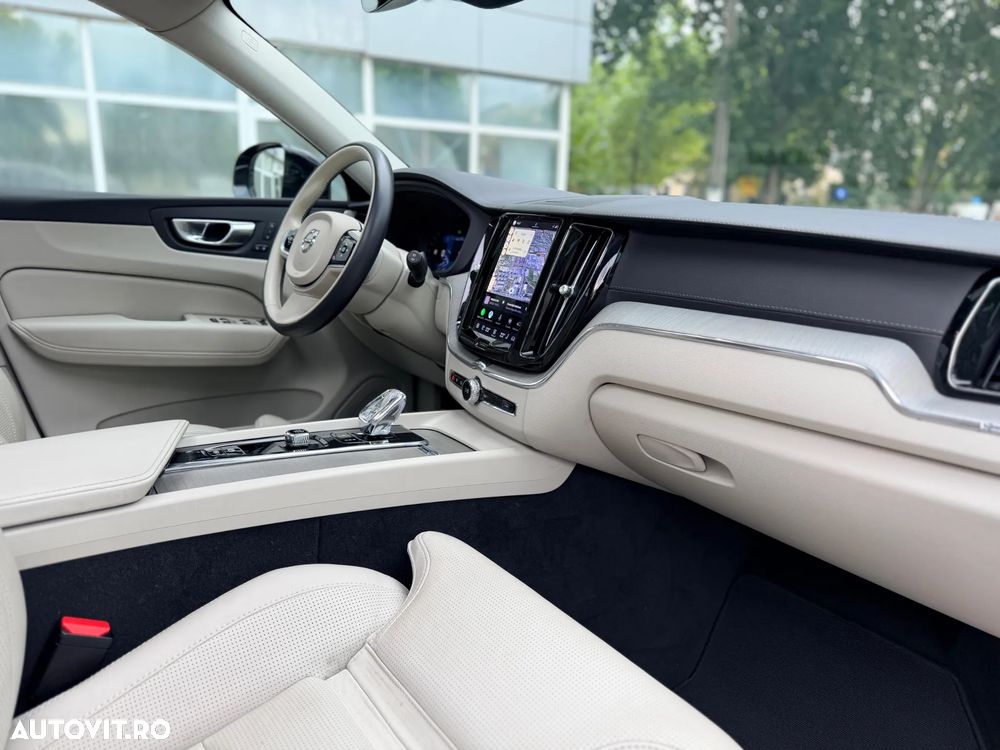 Volvo XC 60 B4 D AWD Ultimate Bright - 15