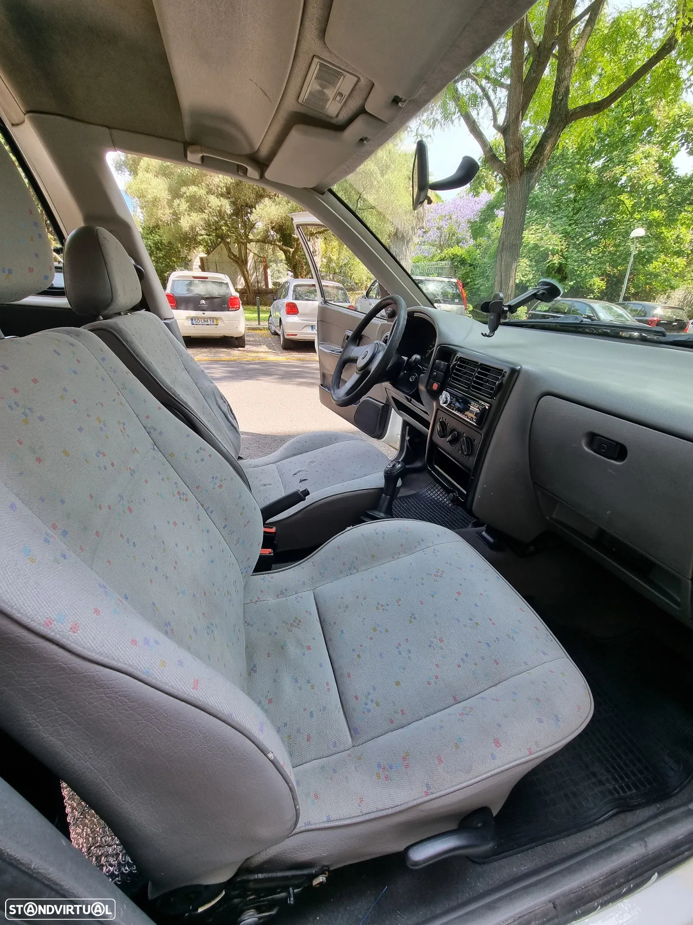 VW Caddy 1.4i - 19
