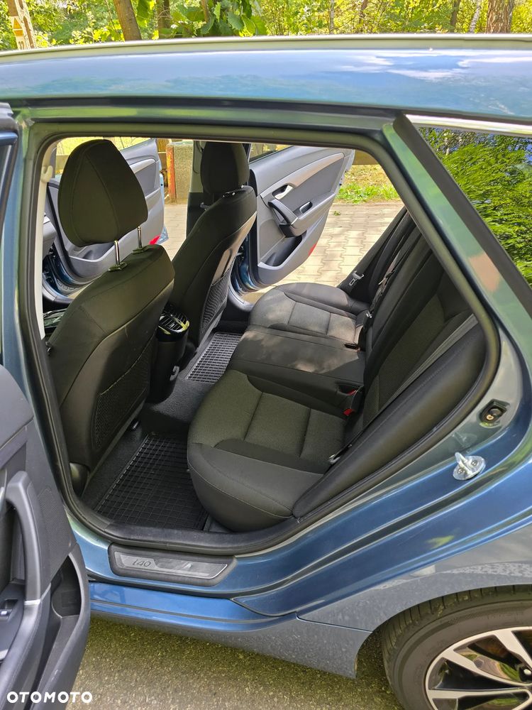 Hyundai i40 Kombi blue 1.7 CRDi Premium - 24