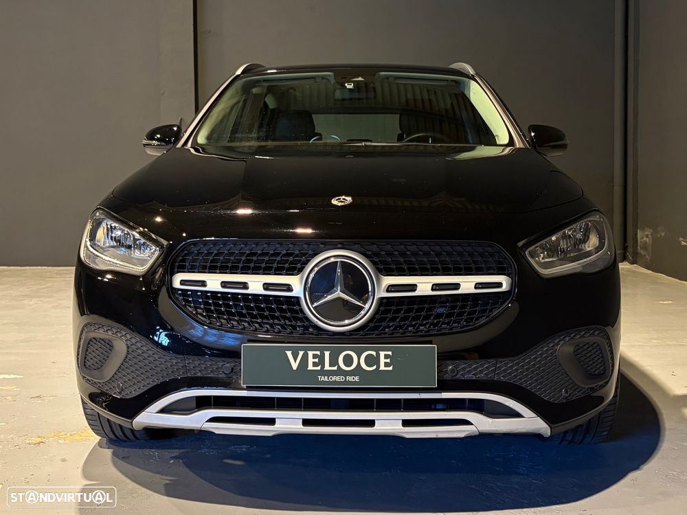 Mercedes-Benz GLA 180 7G-DCT - 10