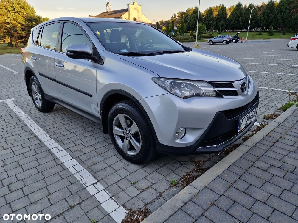 Toyota RAV4 2.0 D-4D Premium - 11