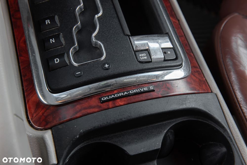 Jeep Commander 5.7 V8 HEMI Automatik Limited - 23