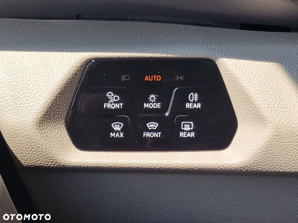 Volkswagen Multivan 2.0 TSI L2 Life DSG - 28