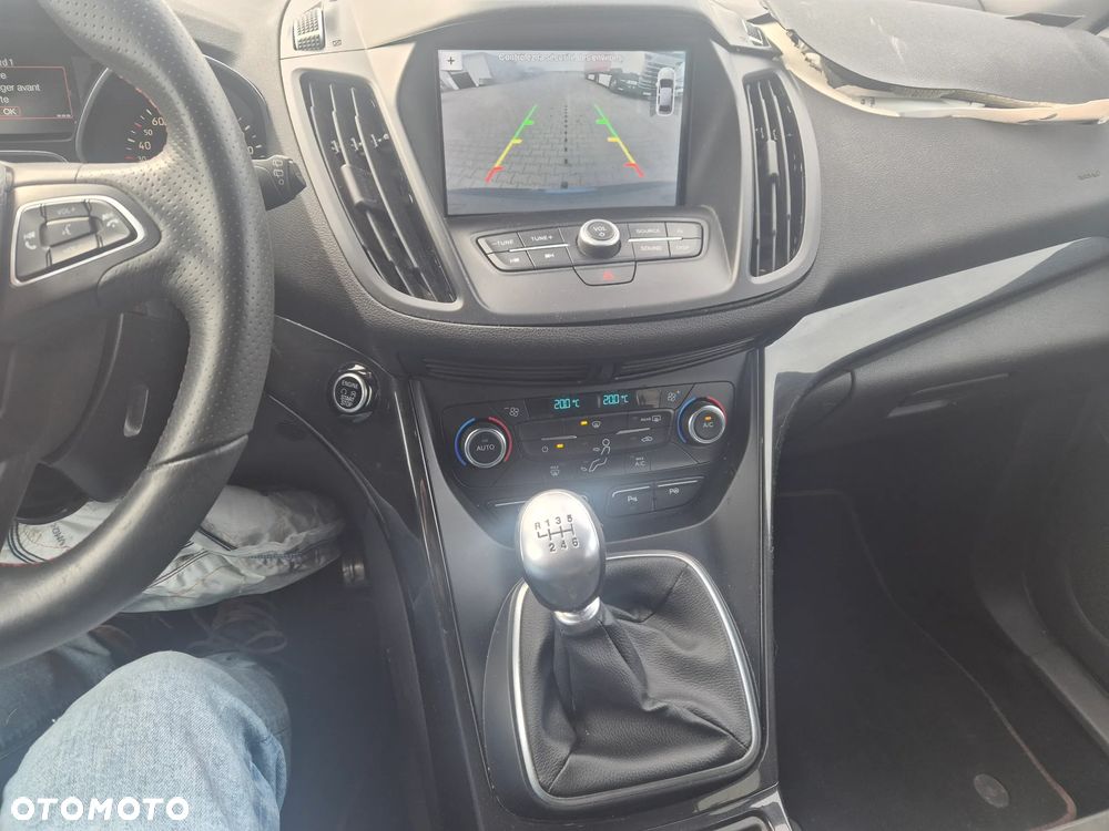 Ford Kuga 1.5 EcoBoost 2x4 ST-Line - 14