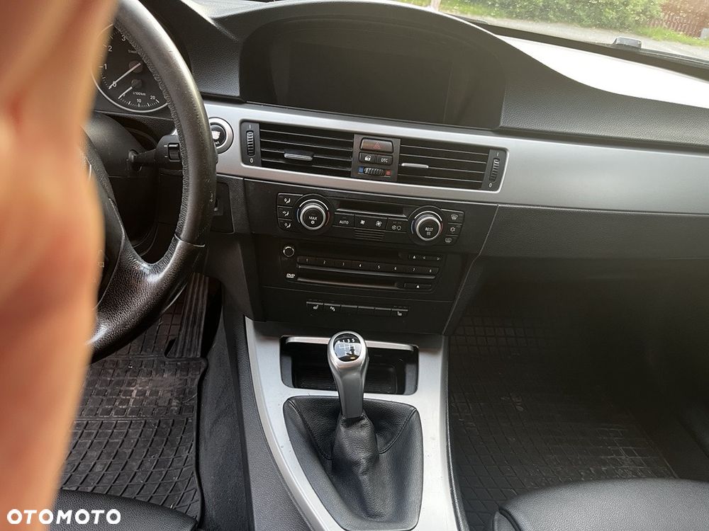 BMW Seria 3 325i - 5