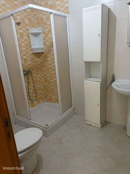 Alugo apartamento T2 em Cheleiros Mafra - Grande imagem: 2/7