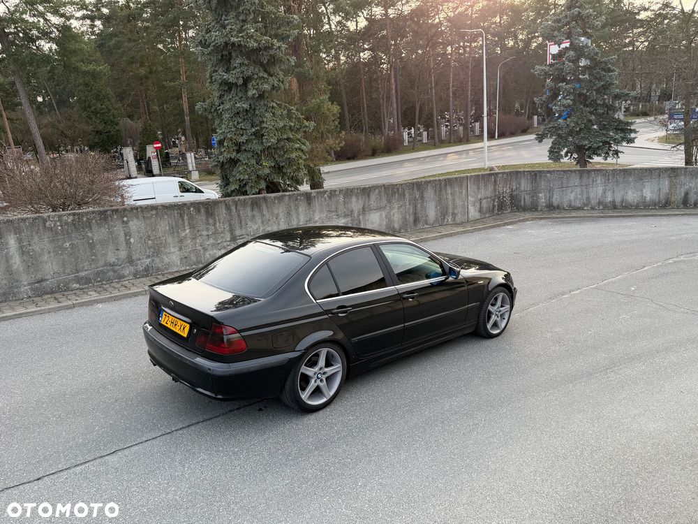 BMW Seria 3 325i - 4