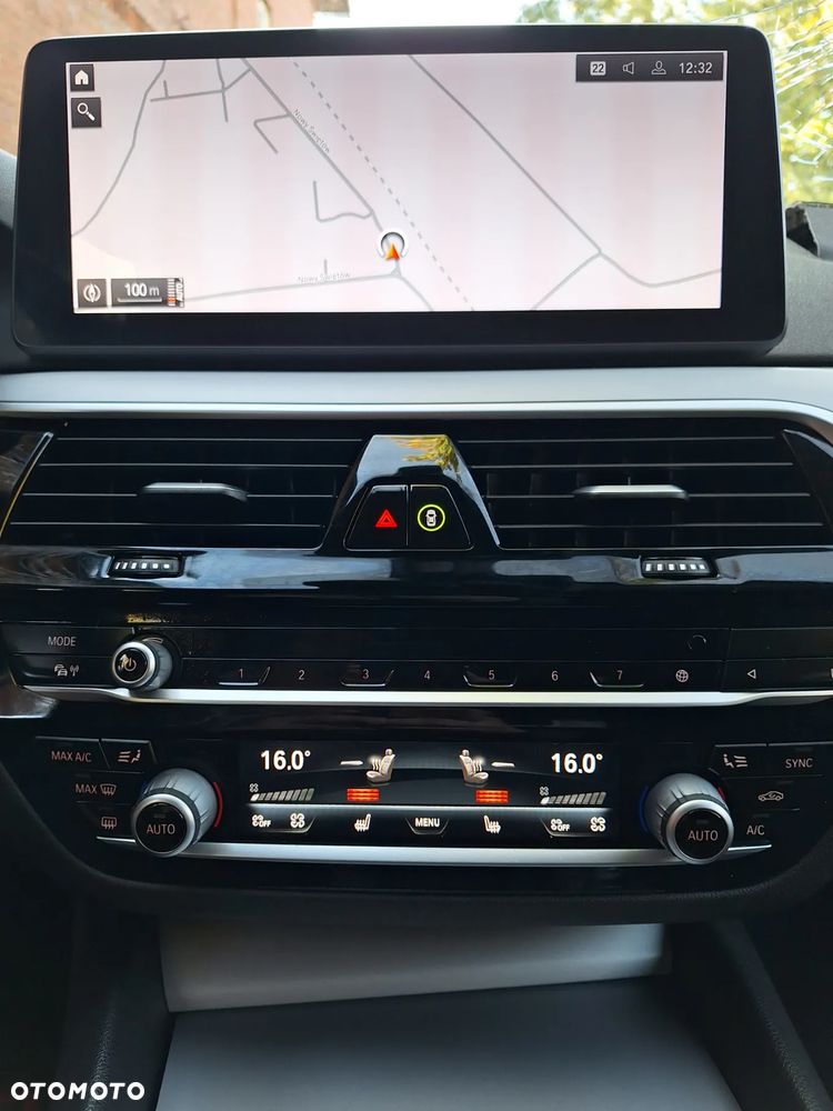 BMW Seria 5 520d xDrive - 18