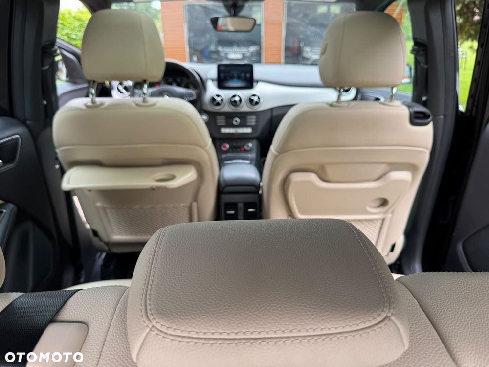 Mercedes-Benz Klasa B 250 4Matic 7G-DCT UrbanStyle Edition - 15