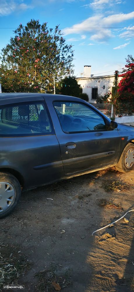 Renault Clio 1.9 D RN - 7