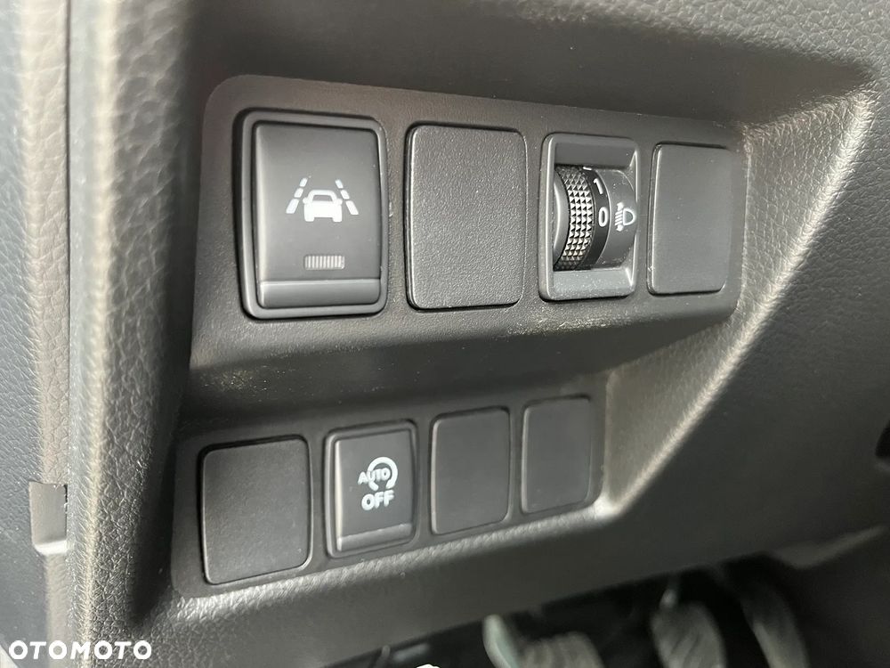 Nissan Qashqai 1.3 DIG-T N-Connecta - 30