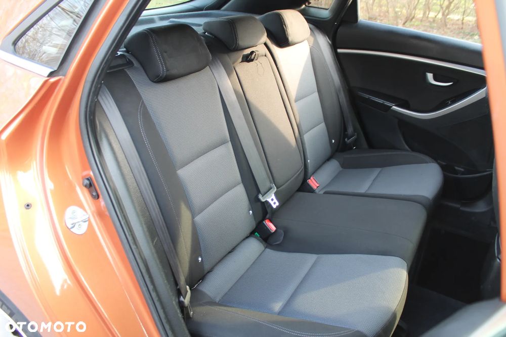 Hyundai i30 1.6 CRDi Premium - 11