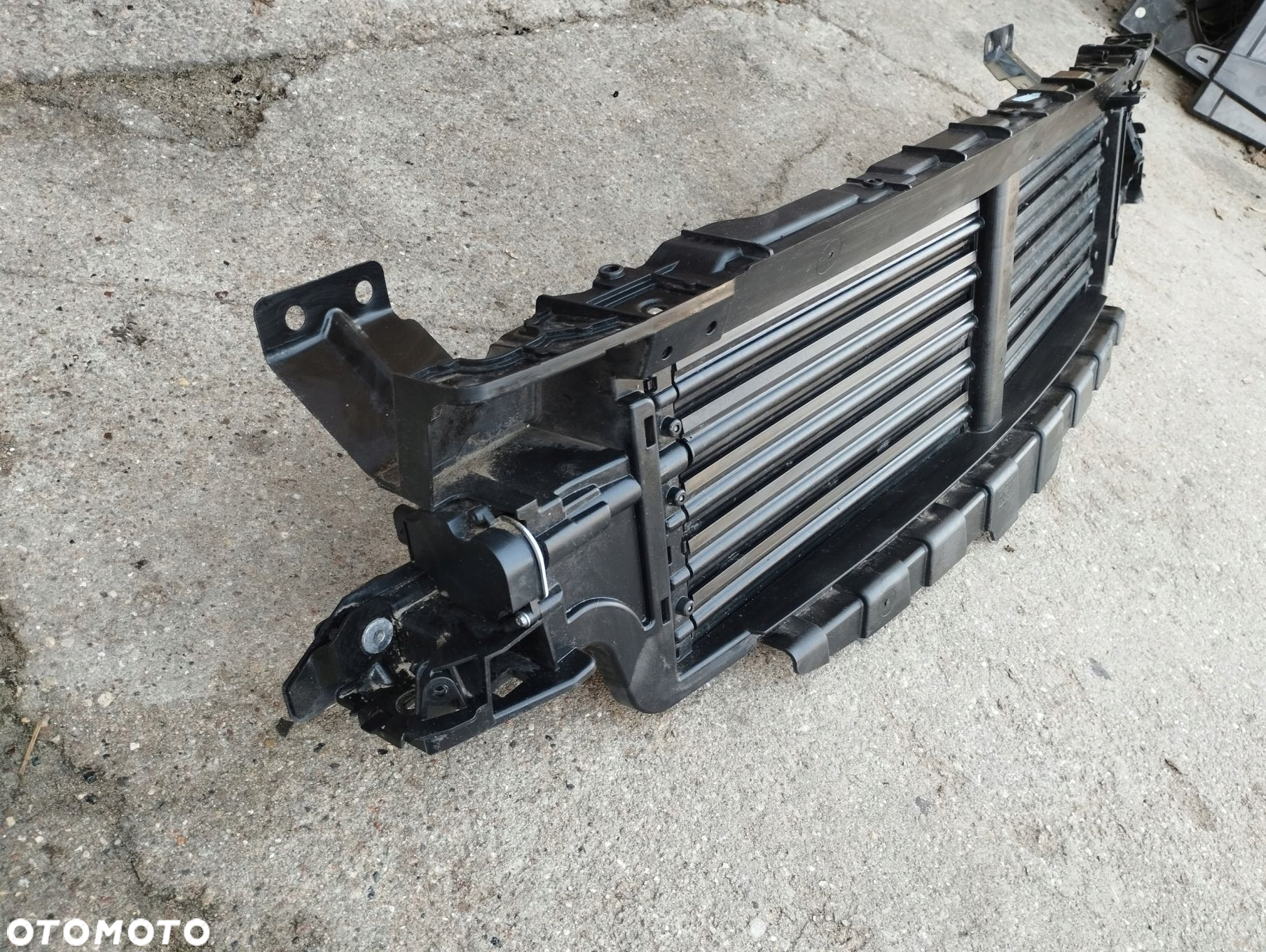 Wlot Roleta Żaluzja Volvo XC60 II 31425365 - 12